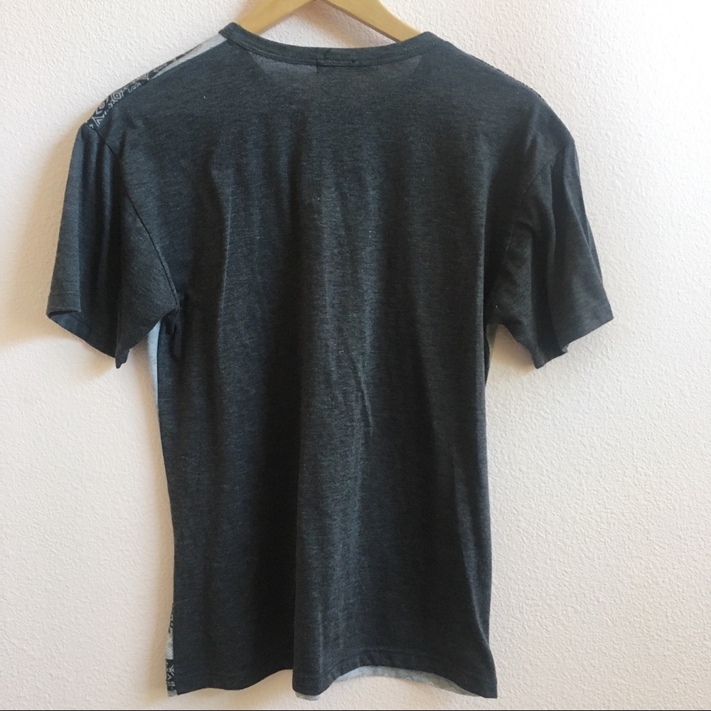 🌟Men’s patterned tee - Picture 6 of 6